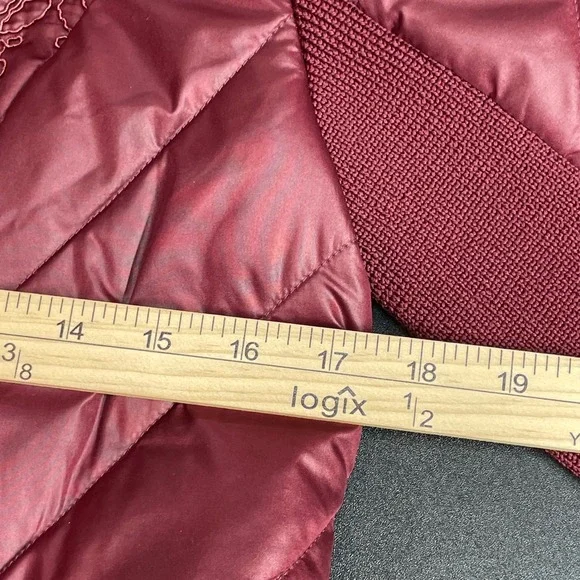 Zenergy by Chico's Quilted Embroidered Jacket Burgundy Velvet Trim Womens Size 0 - Picture 7 of 11